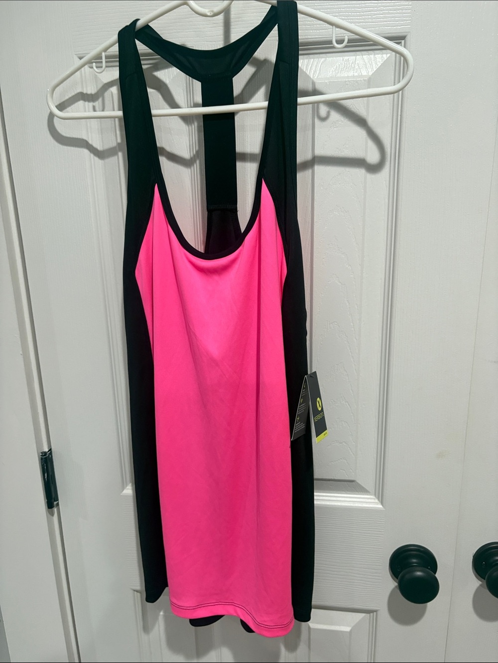Xersion Black and Hot Pink Slim Fit Athletic Tank